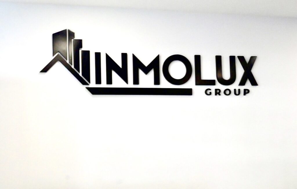 ¡Le invitamos a la oficina de Inmolux Group!