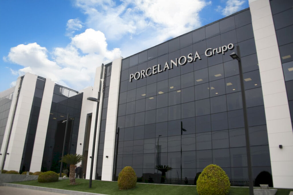 A Glimpse into the Future: The Inmolux Group Team at the Porcelanosa Factory
