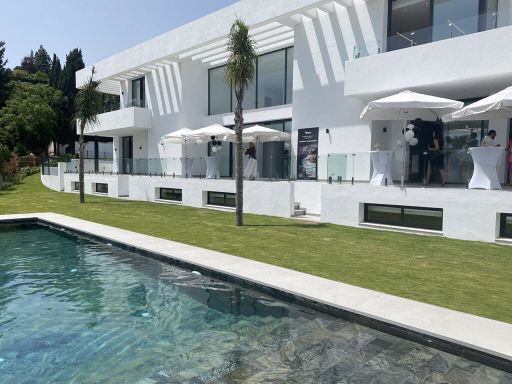 Open House at Villa Paradise: A Perfect Blend of Style, Location, and Investment Potential